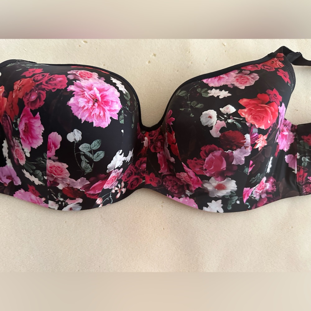 Torrid *NWT* Flower balconette bra